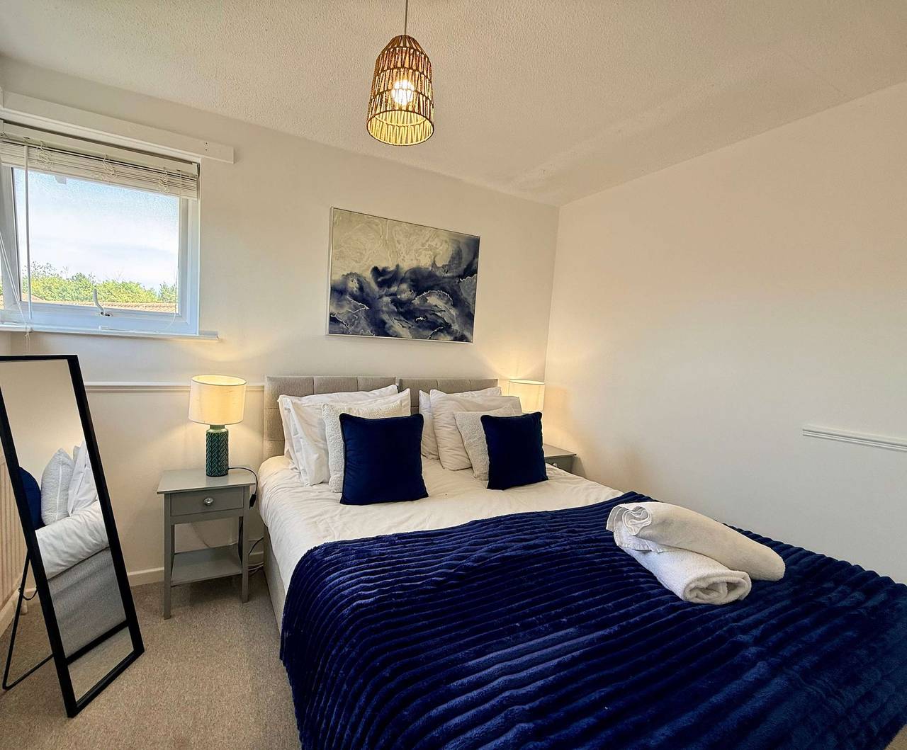 Ganze Wohnung, 2-Bed Milton Keynes Maisonette Parking in Milton Keynes, Südostengland