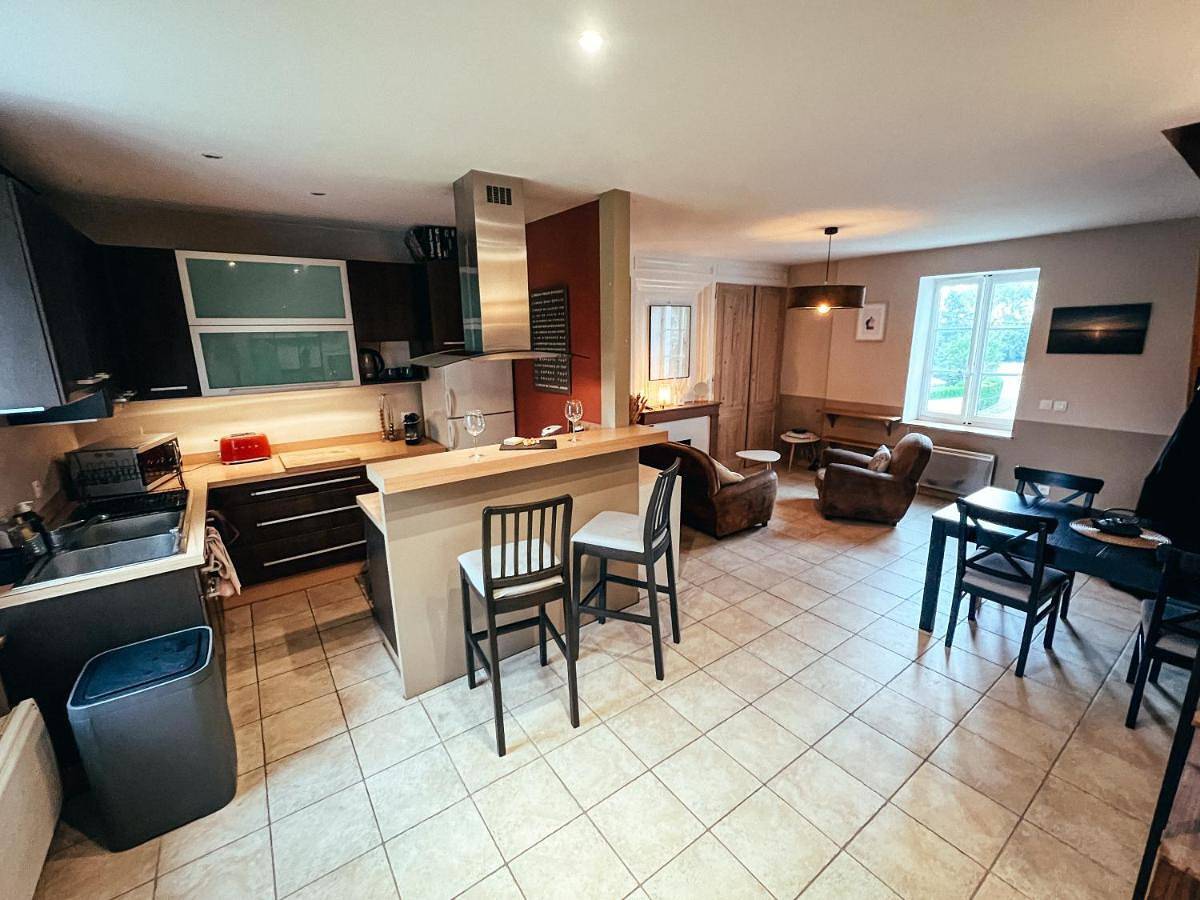 Appartement entier, Two-Bedroom Apartment in Chaponost, Lyon et ses environs