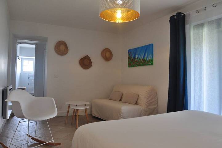 Location de vacances pour 2 personnes, avec piscine et jardin à Varen - 4