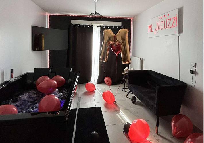 Gîte pour 2 personnes, avec jacuzzi et terrasse à Pierre-Bénite