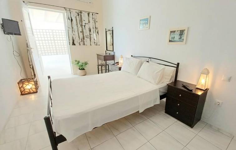 Maison d’hôte pour 2 personnes, avec jardin et piscine dans Égine - 2