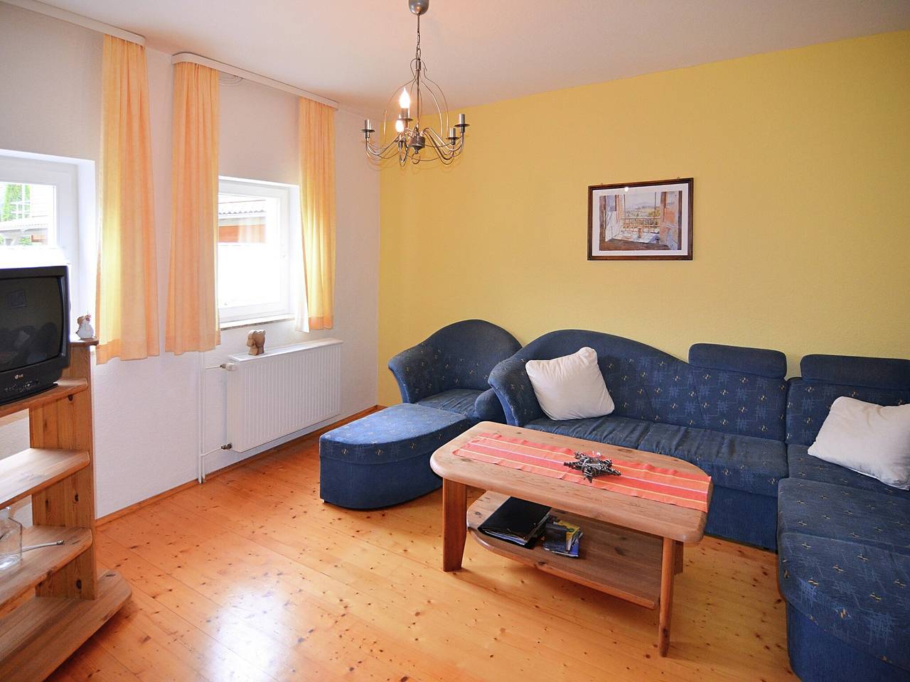 Ganze Wohnung, Ferienwohnung mit eigener Terrasse in Hüddingen in Bad Wildungen, Waldecker Land