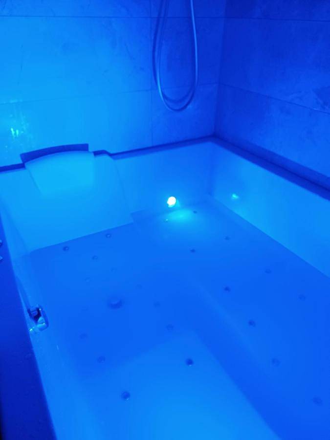 Gîte pour 4 personnes, avec jacuzzi et jardin à Saint-Lô - 3