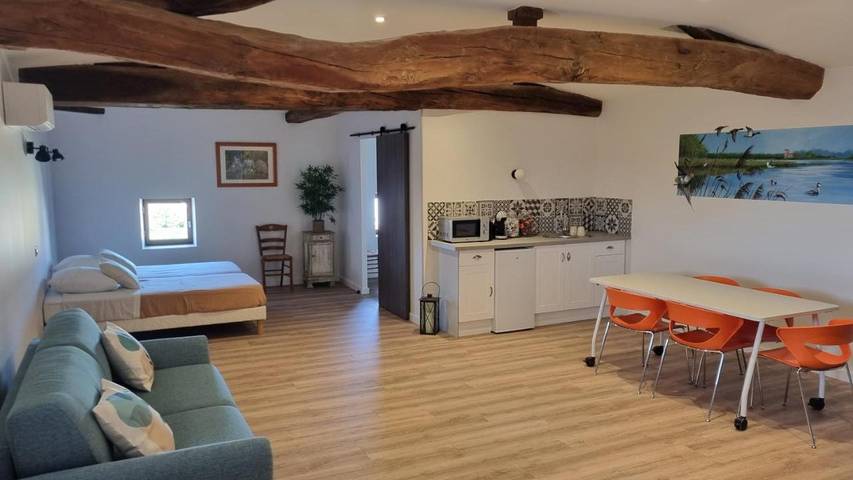 Chambre d’hôte pour 6 personnes dans l' Ain - 4