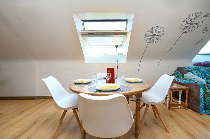 Entire apartment, Apartment 'Sarzeau City Center on Foot' with Wi-Fi and Air Conditioning in Sarzeau, Côte des Mégalithes