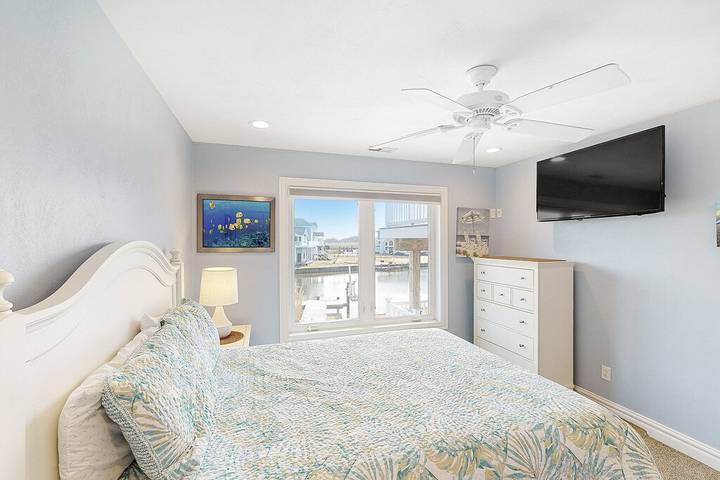 Vacation rental for 18 people, with balcony and hot tub in Virginia Beach