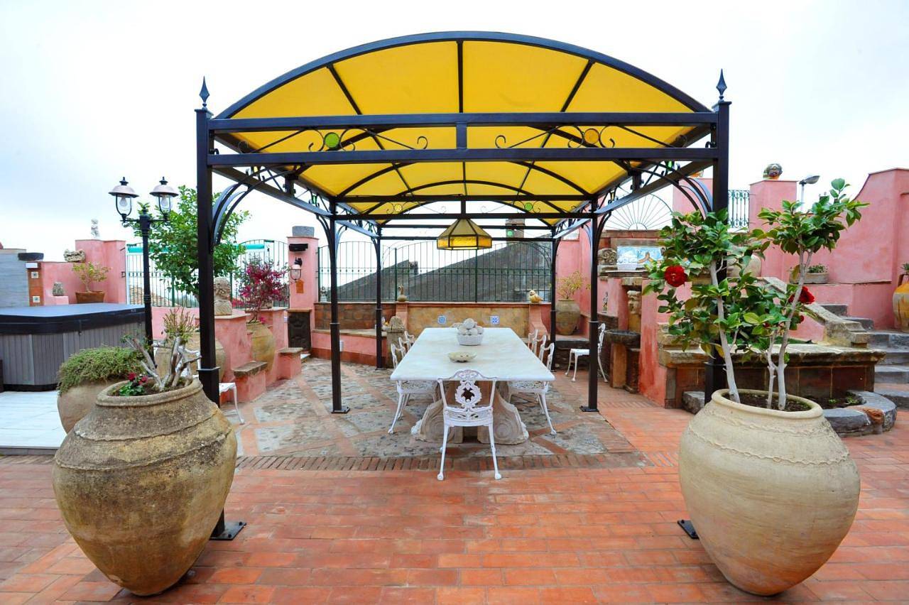 Double Room with Terrace in Trecastagni, Etna
