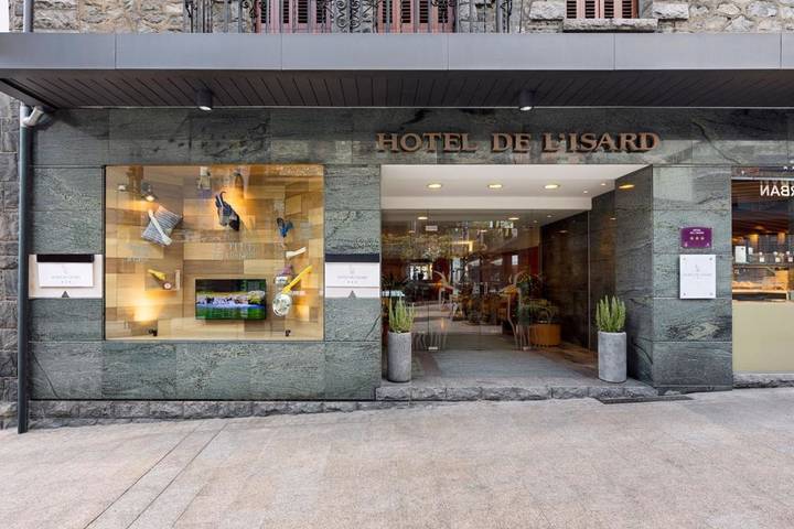 Hôtel, avec Terrasse à Andorre-la-Vieille - 2