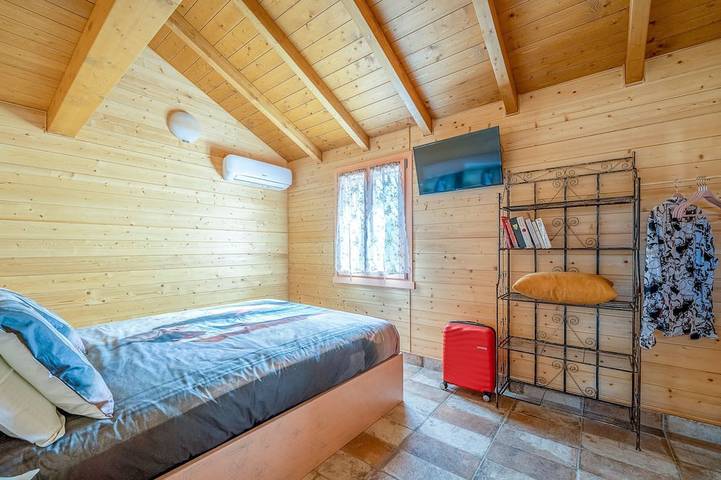Appartement entier, Maisonnette en bois avec porche et jardin in Spoleto, Province de Pérouse