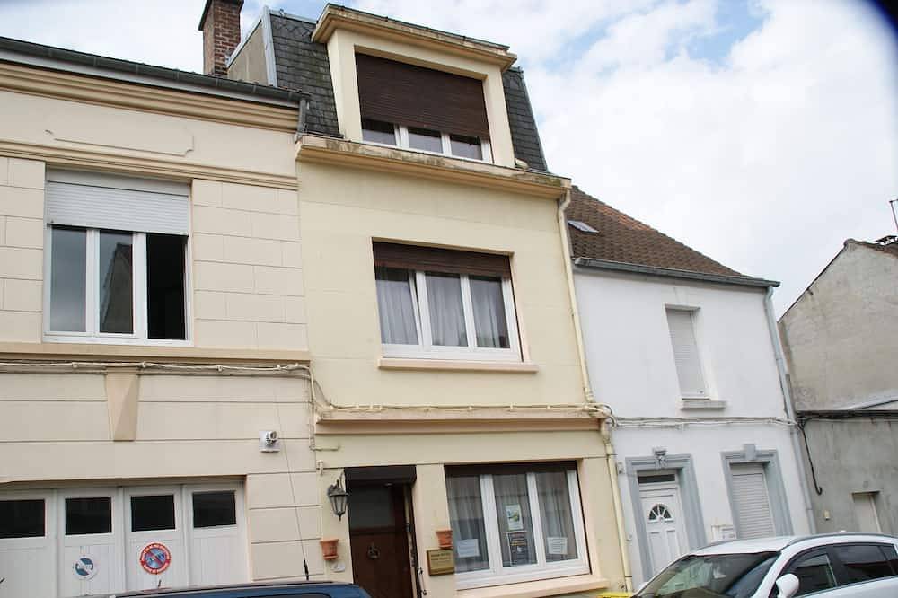 Maison de Ville - 5 chambres - 7 personnes in Desvres, Région de Boulogne-sur-Mer