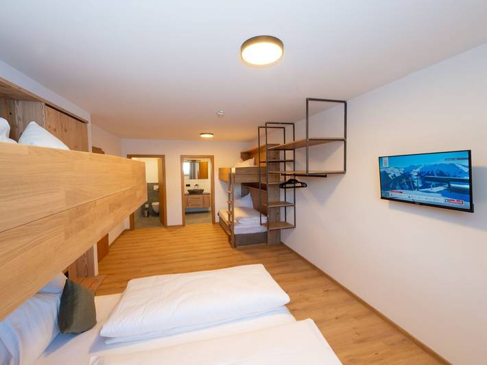 Ganze Wohnung, Ski-in Apartment mit Sauna im Haus in Hinterglemm, Saalbach-Hinterglemm