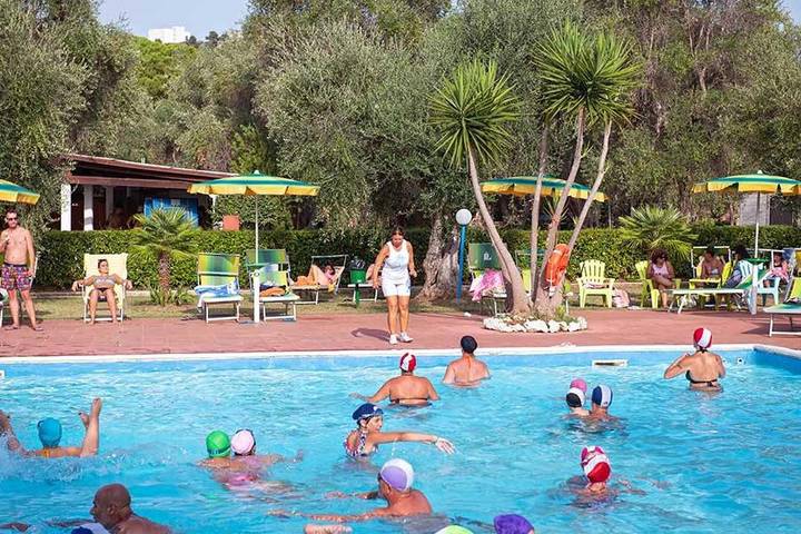 Appartamento vacanze per 5 persone, con panorama e piscina nonché giardino, con animali domestici - 1