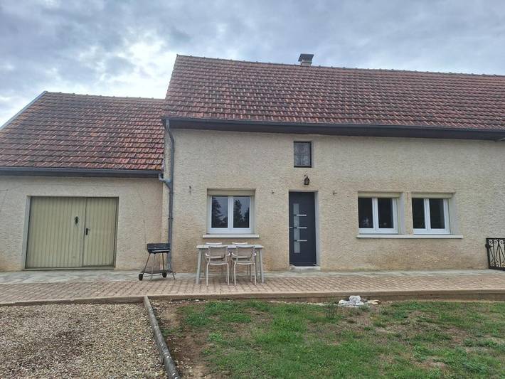 Location de vacances pour 4 personnes, avec jardin à Labergement-lès-Seurre