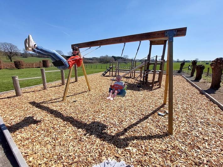 Location de vacances pour 45 personnes, avec terrasse ainsi que balcon/terrasse et sauna dans Tavigny - 2