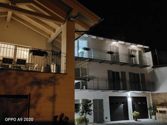 Location de vacances pour 2 personnes, avec Balcon et Vue à Vezza d'Alba