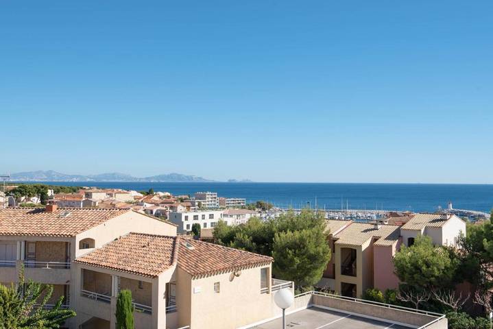 Gîte pour 3 personnes, avec Balcon ainsi que Terrasse et Vue à Sausset-les-Pins - 2