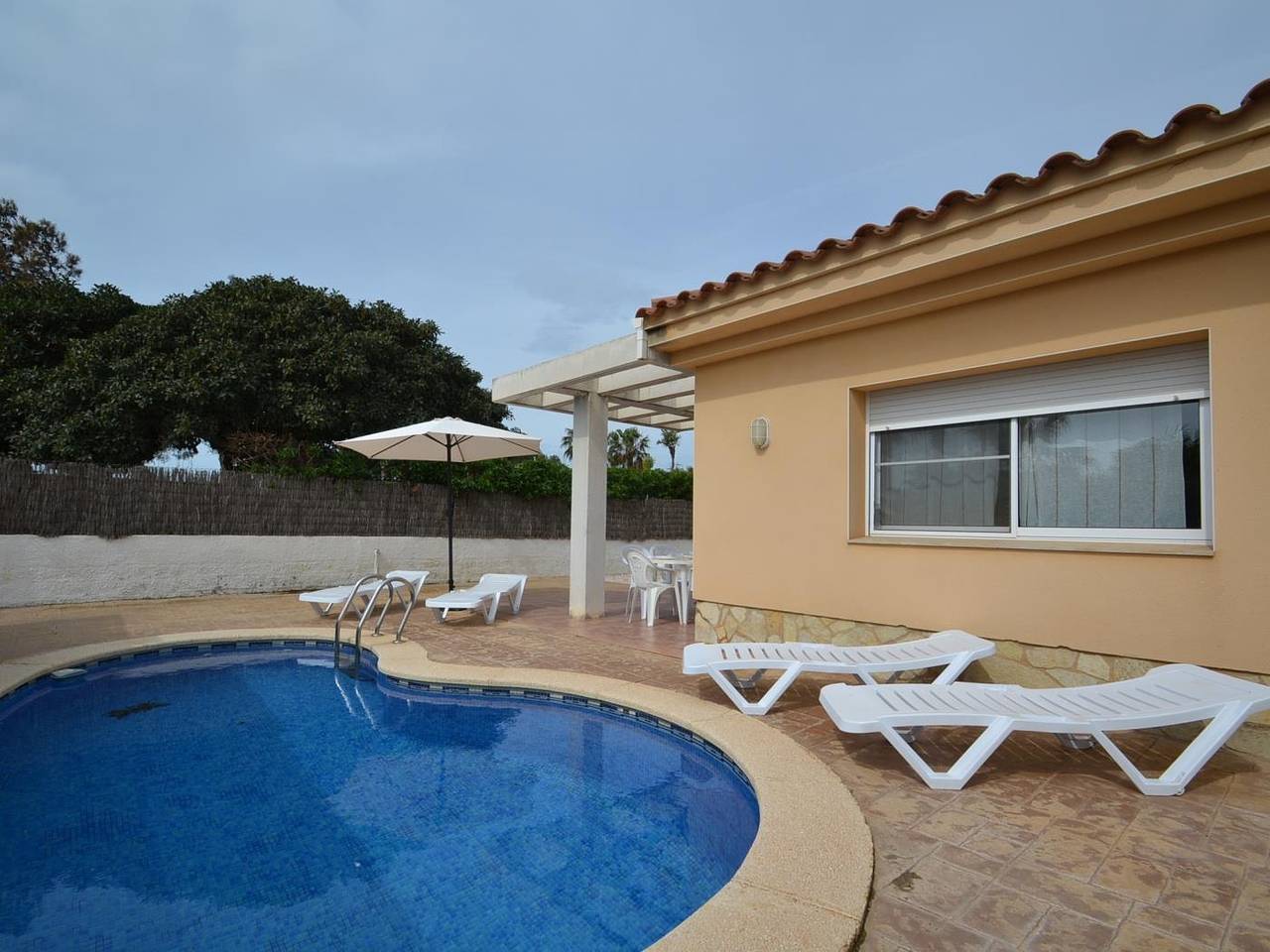 Casa Marga avec la piscine privée in Riumar, Delta de l'Ebre