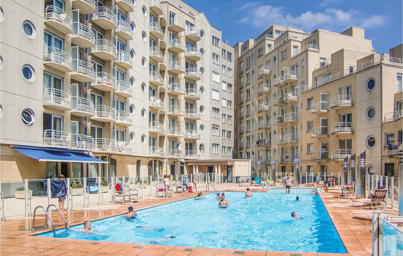 Geheel vakantieappartement, Vakantieappartement voor 5 personen met terras in Stad Oostende, Oostende