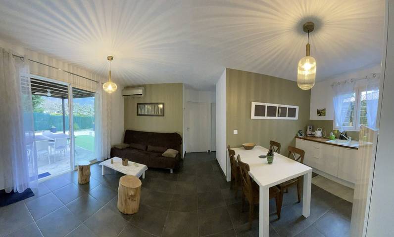 Gîte pour 5 personnes, avec terrasse et jardin à Vallon-Pont-d'Arc - 3