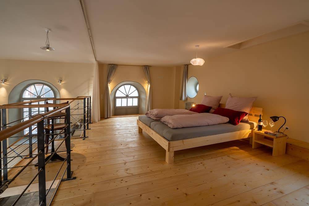 Ferienwohnung in einer denkmalgeschützten Kirche in Altleiningen, Saar-Nahe-Bergland