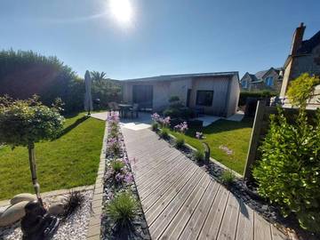 Gîte pour 2 personnes, avec vue ainsi que jardin et bassin pour enfant dans Île-Grande