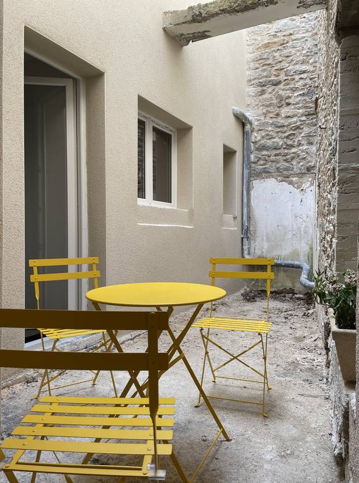 Gîte pour 6 personnes, avec terrasse et jardin ainsi que sauna et jacuzzi dans Saint-Jean-de-Vaux - 4