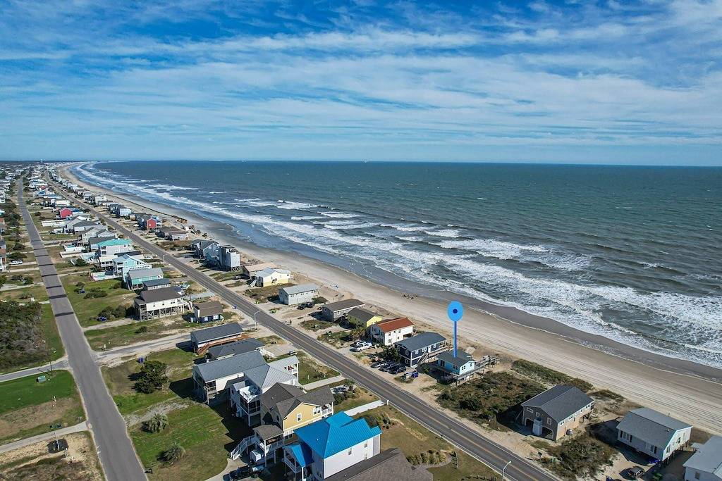 Private Oceanfront Home! - Ocean View From Anywhere In The Home - Beach Gear - Sleeps 4 in Oak Island (NC), Brunswick County