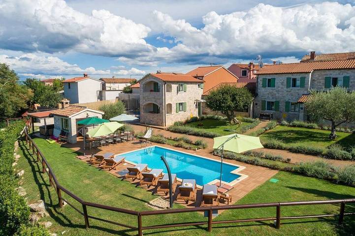 Ferienhaus für 14 Personen, mit Garten und Balkon, mit Haustier