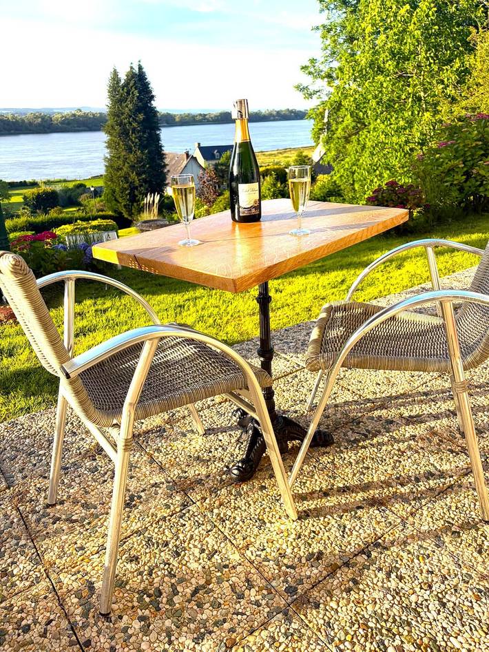 Holiday Home 'La Hune Maison Vue Sur Seine' with Terrace, Private Garden & Wi-Fi