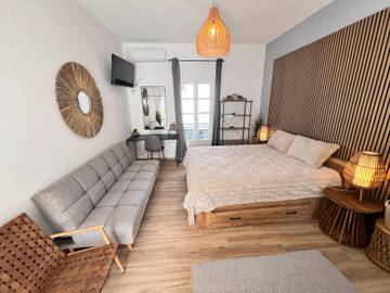 Gîte pour 4 personnes, avec jardin dans Parikiá