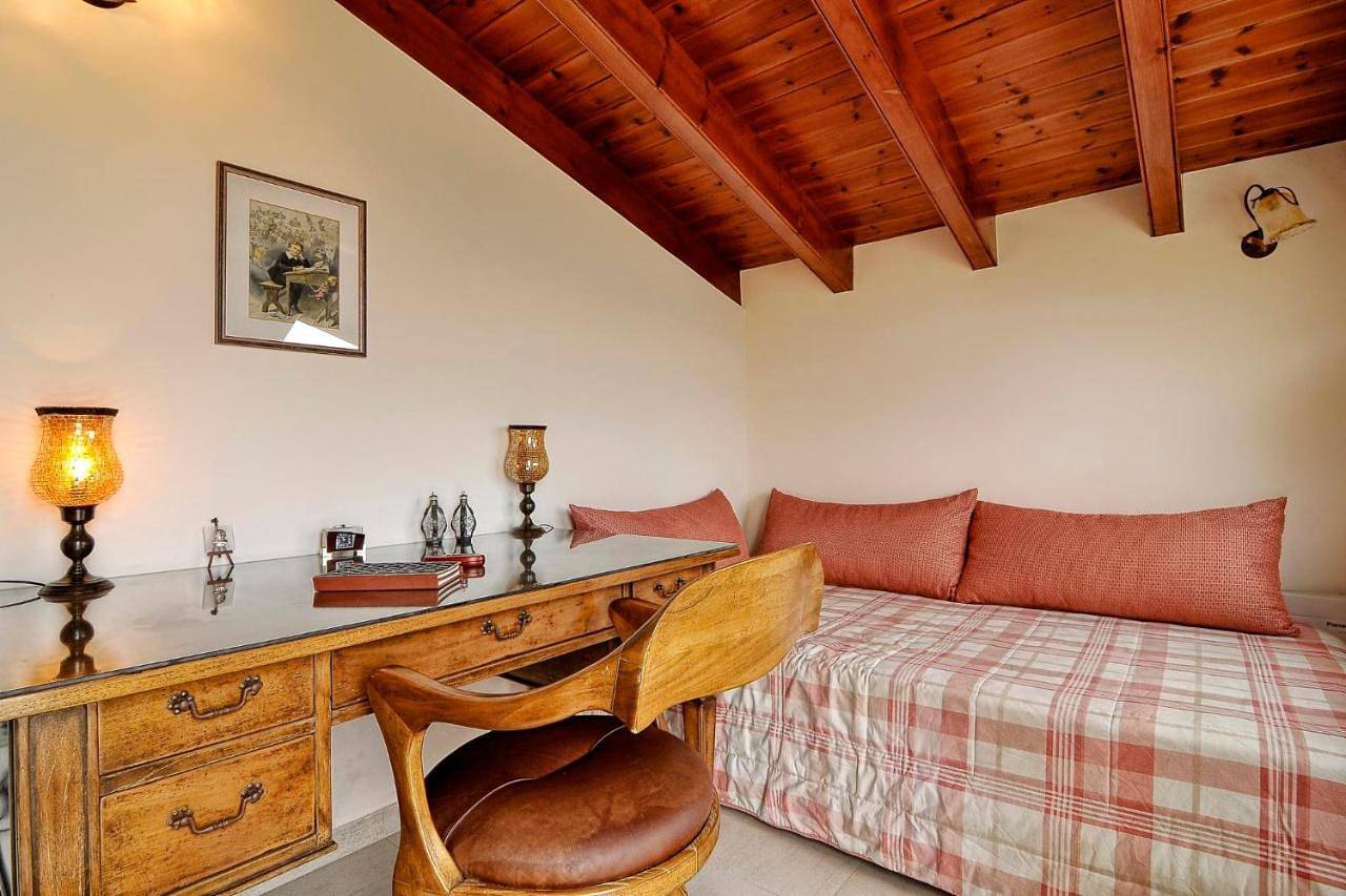Villa - Beach Front in Gouvia, Korfu