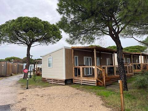 Camping pour 6 personnes, avec piscine et terrasse, animaux acceptés dans Plage de l'Espiguette