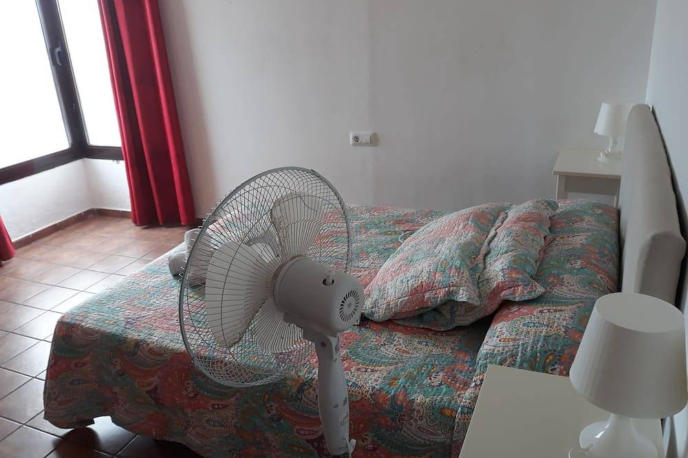 Chalet de 385 m con jardín, piscina privada, garaje,500 m de la playa y Free wi in Cala Morell, Ciudadela