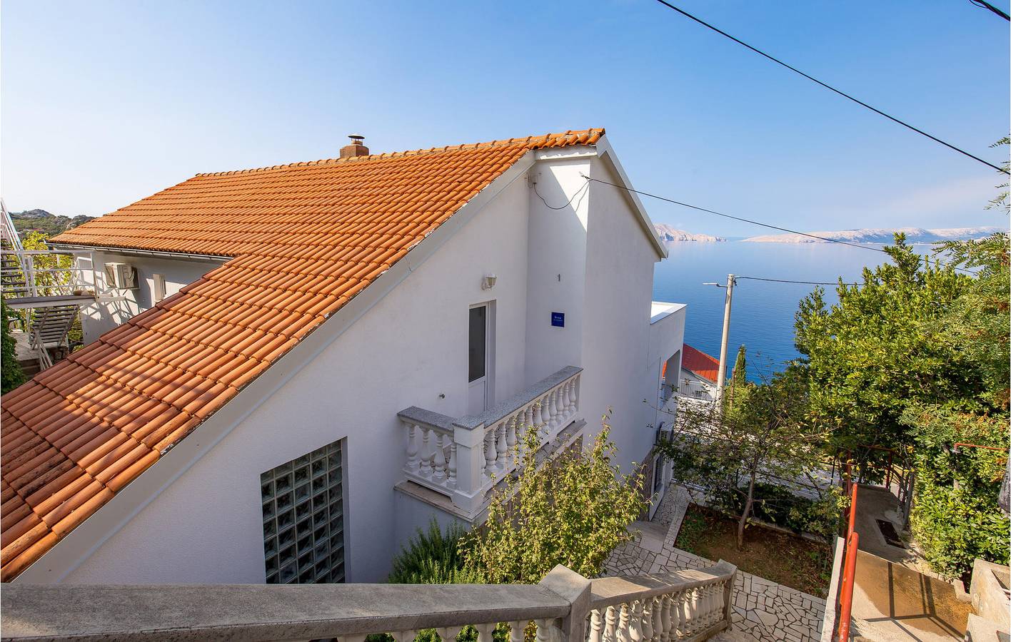 Ganze Ferienwohnung, Ferienwohnung für 5 Personen mit Terrasse in Sveti Juraj, Naturpark Velebit