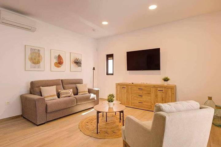 Casa rural para 4 personas, con terraza además de piscina y jardín en Corralejo - 2