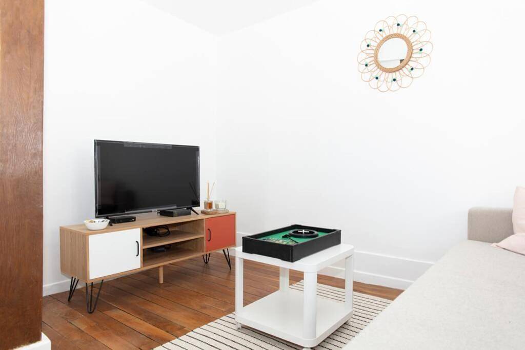 Appartement entier, One-Bedroom Apartment in Enghien-les-Bains, Val-d'Oise