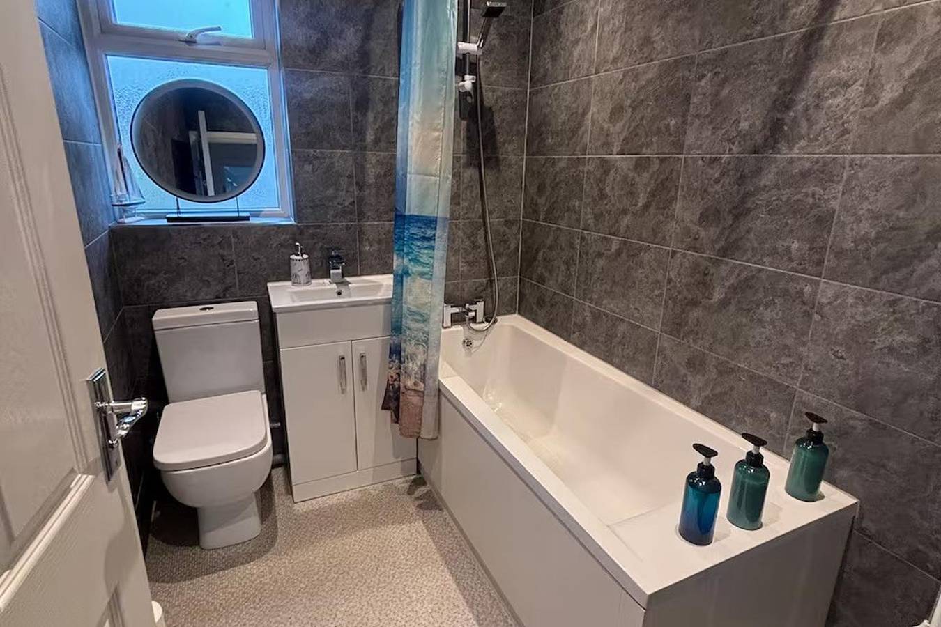 Coastal House opposite beach sleeps 6 Pet friendly in Southend-on-Sea, Este de Inglaterra