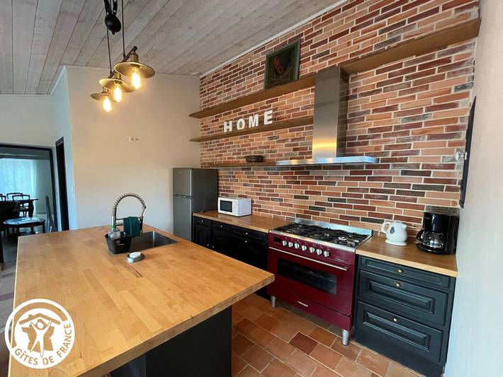 Gîte pour 6 personnes, avec Terrasse et Jardin à Falleron