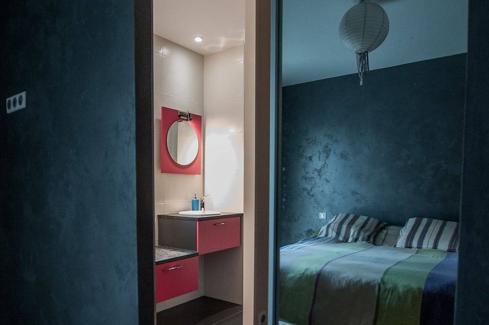 Villa moderne avec piscine chauffée et jaccuzzi pour 6 pers, classée 4* in Mercuer, Parc naturel régional des Monts d'Ardèche