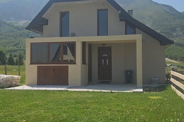 Ferienhaus für 8 Personen, mit Whirlpool und Sauna in Montenegro