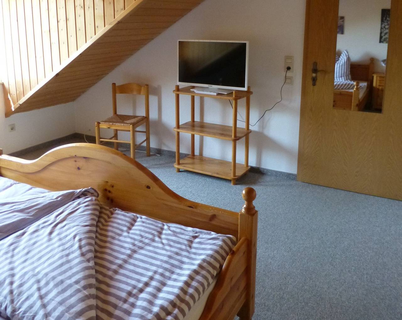 Ganze Wohnung, Ferienwohnung 'Feenlämpchen, 35qm' mit Bergblick und Wi-Fi in Ostrach, Region Bodensee-Oberschwaben