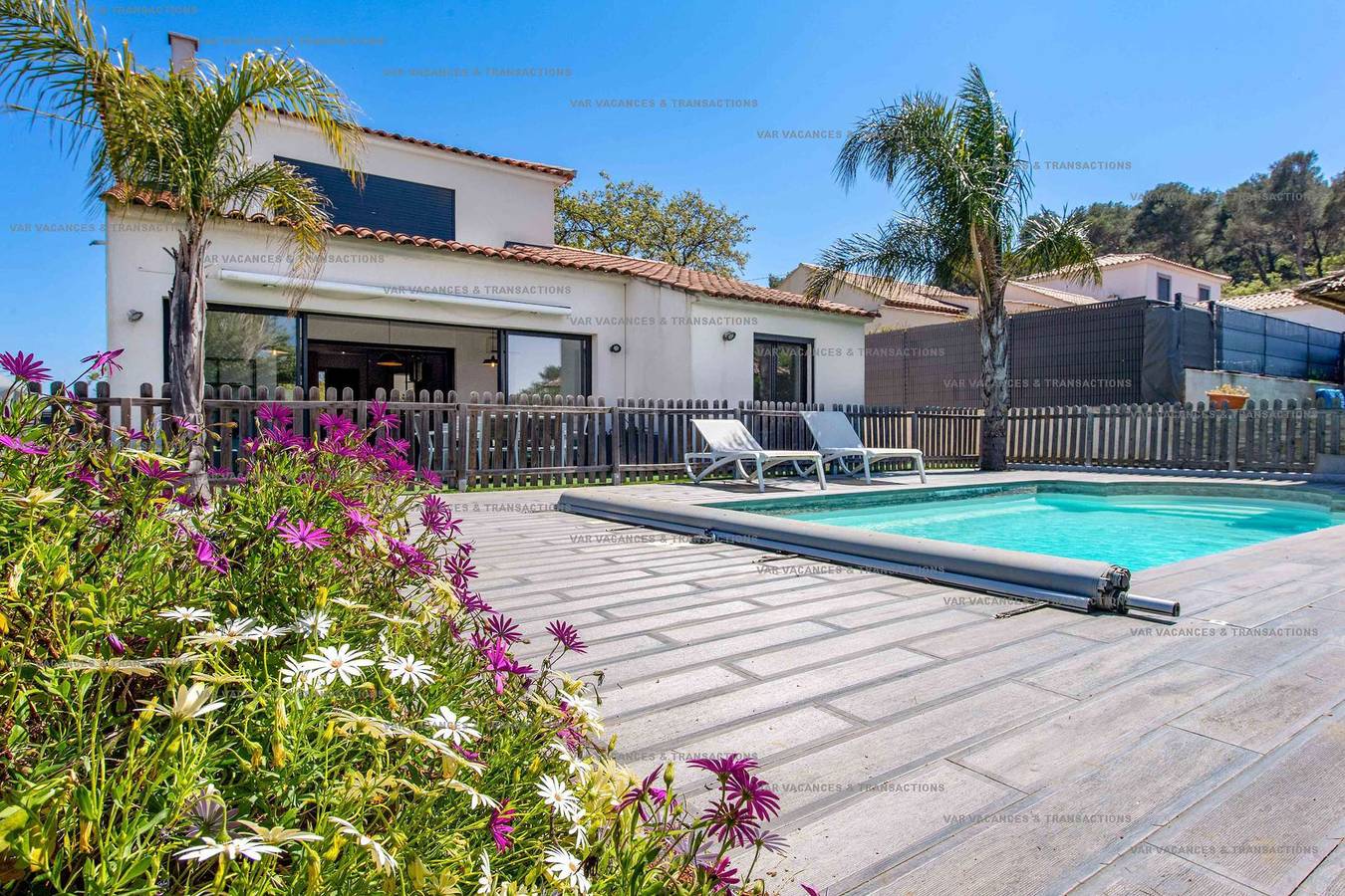 Villa piscine, climatisation, jardin, barbecue, internet, refait à neuf en 2023 in Six-Fours-les-Plages, Côte méditerranéenne (France)
