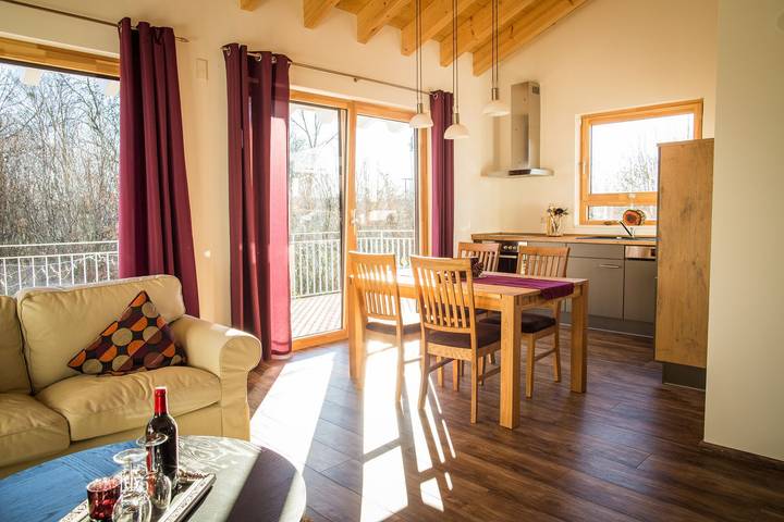 Entire apartment, Apartment 'Ferienwohnung Lindenhof' with Shared Garden, Balcony and Wi-Fi in Dormettingen, Neckar-Alb