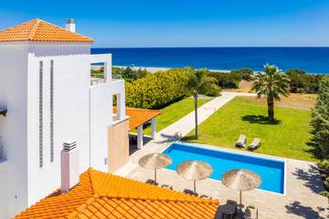 Villa pour 8 personnes, avec vue sur l’océan et jardin dans Rhodes