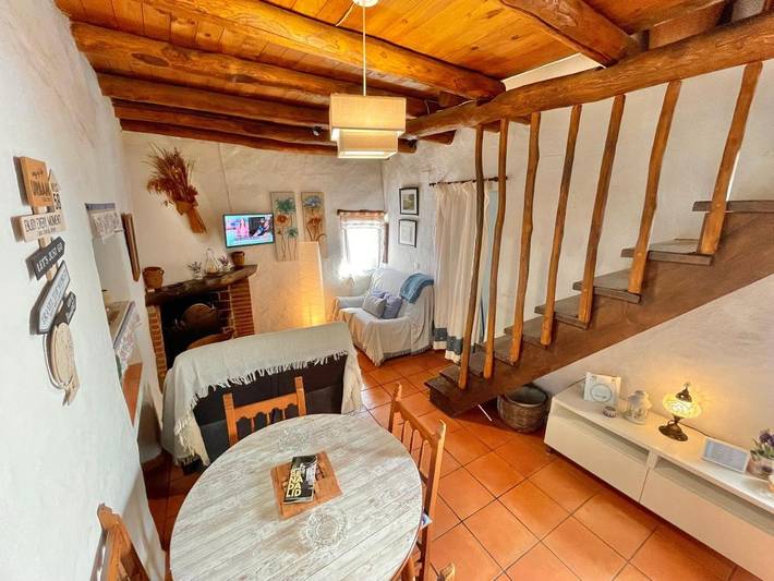 Casa rural para 6 personas, con piscina además de vistas y terraza, Se admiten mascotas en Valle del Genal - 4