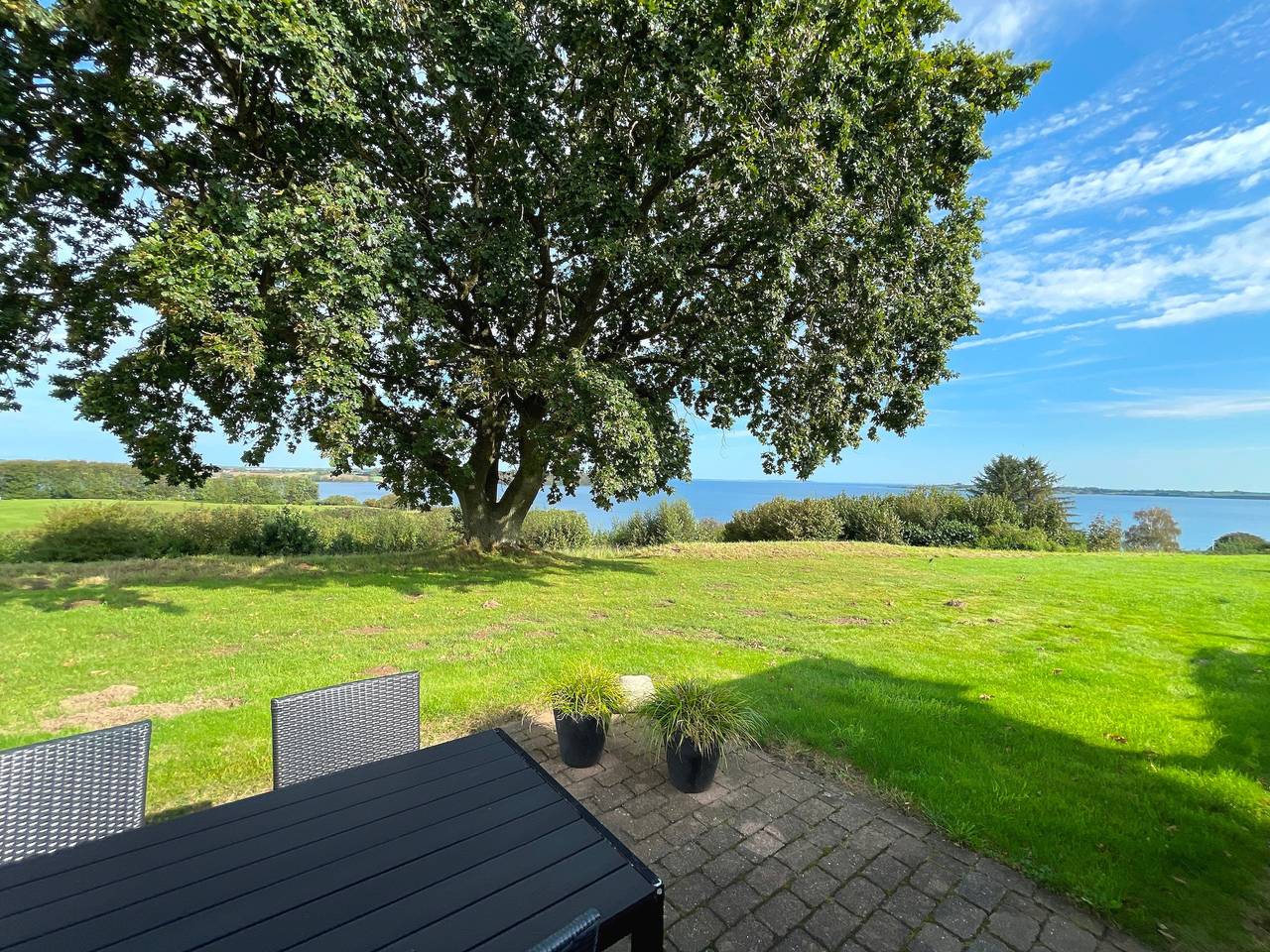 Panoramablick der Extraklasse ! Familienfreundlich. Nah am Strand in schöner, ruhiger Umgebung in Løjt, Apenrade