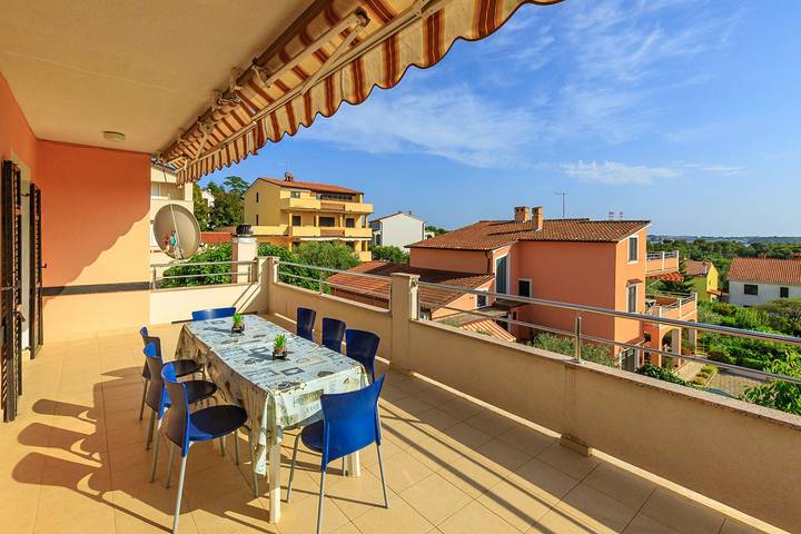 Ferienwohnung für 8 Personen, mit Pool und Balkon/Terrasse in Pula - 3