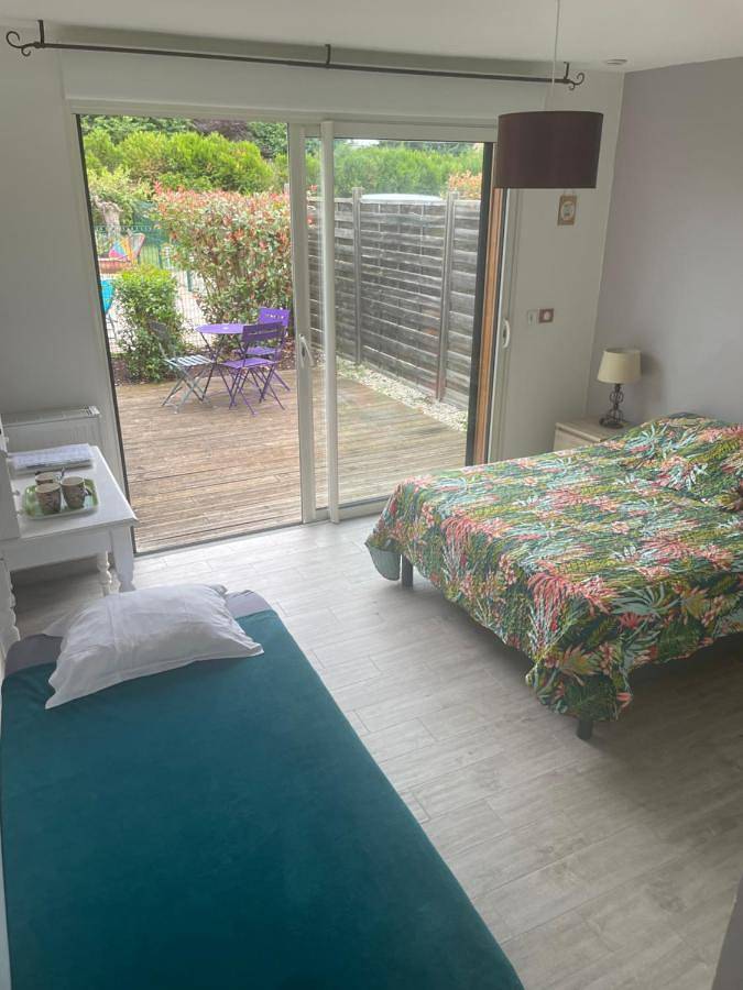 Location de vacances pour 4 personnes, avec jardin ainsi que vue et piscine à Mer - 2