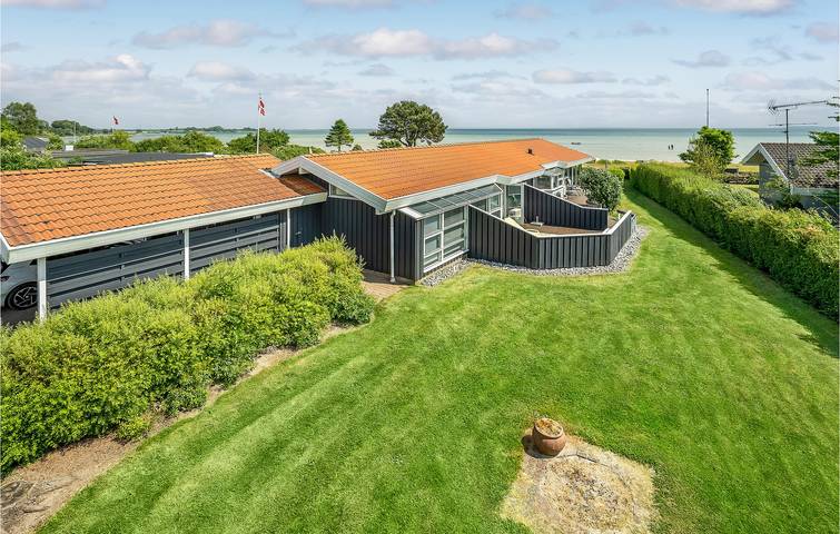 Ferienhaus für 5 Personen, mit Terrasse und Whirlpool sowie Garten und Sauna in Binderup Strand - 2