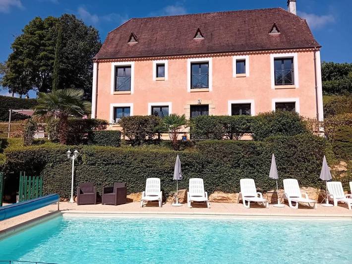 Chambre d’hôte pour 2 personnes, avec terrasse et jardin ainsi que piscine et vue à Sarlat-la-Canéda - 4